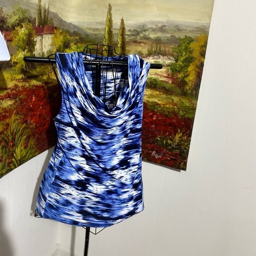 Rafaella size large‎ blue and white drop neckline sleeveless tank casual stretch